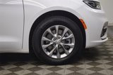New 2025 Chrysler Pacifica Select image 5