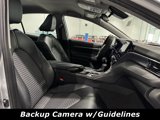 Used 2023 Toyota Camry SE image 4