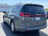 Used 2022 Chrysler Pacifica Touring-L image 4