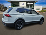 Used 2022 Volkswagen Tiguan SE w/ Panoramic Sunroof Package image 4