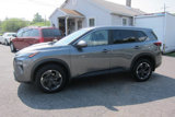 Used 2024 Nissan Rogue SV image 3