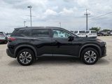 Used 2023 Nissan Rogue SV image 2