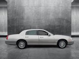 Used 2003 Lincoln Town Car Signature image 4