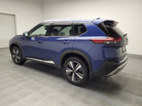 Used 2021 Nissan Rogue Platinum image 3