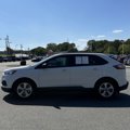 Used 2021 Ford Edge SE image 2