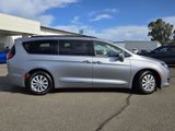 Used 2017 Chrysler Pacifica Touring-L image 4