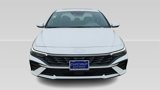 New 2025 Hyundai Elantra SEL image 2