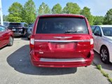 Used 2015 Chrysler Town & Country Touring image 3