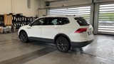 Certified 2022 Volkswagen Tiguan SE w/ Panoramic Sunroof Package image 3