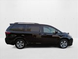 Used 2015 Toyota Sienna LE image 4