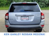 Used 2017 Jeep Compass Latitude image 4
