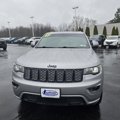 Used 2017 Jeep Grand Cherokee Altitude image 3