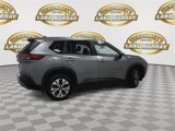 Used 2023 Nissan Rogue SV image 3