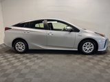 Used 2022 Toyota Prius LE image 2
