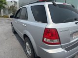 Used 2005 Kia Sorento LX image 2