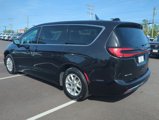 Used 2023 Chrysler Pacifica Touring-L image 5