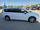 Used 2017 Chrysler Pacifica LX image 4