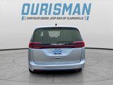 Used 2023 Chrysler Pacifica Touring-L image 4