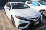 Used 2023 Toyota Camry SE image 2