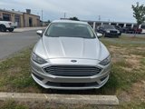 Used 2018 Ford Fusion SE w/ Fusion SE Technology Package image 2