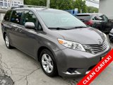 Used 2017 Toyota Sienna LE image 3