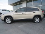 Used 2015 Jeep Cherokee Sport image 5