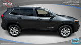 Used 2017 Jeep Cherokee Latitude w/ True North Edition image 4