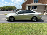 Used 2015 Toyota Camry SE image 2