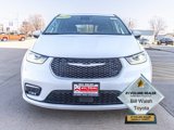 Used 2023 Chrysler Pacifica Touring-L image 3
