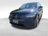 Used 2023 Volkswagen Tiguan SE w/ Panoramic Sunroof Package image 2