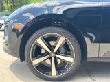 Certified 2024 Porsche Macan image 5