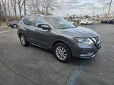 Used 2017 Nissan Rogue SV w/ SV Premium Package image 2