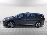Used 2019 Chrysler Pacifica Limited w/ Tire & Wheel Group image 2