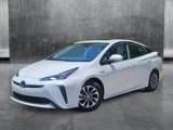 Used 2021 Toyota Prius XLE image 2