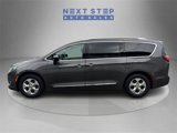 Used 2017 Chrysler Pacifica Touring-L Plus image 4