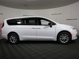 New 2025 Chrysler Pacifica Select image 4