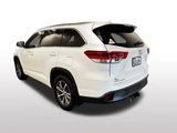 Used 2017 Toyota Highlander XLE image 3