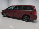 Used 2017 Dodge Grand Caravan SXT image 3