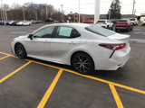 Used 2022 Toyota Camry SE image 3