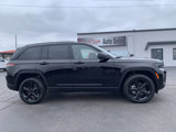 Used 2023 Jeep Grand Cherokee Limited w/ Black Appearance Package image 2