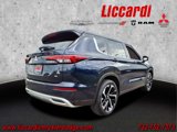 Used 2022 Mitsubishi Outlander SE image 2