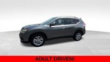 Used 2015 Nissan Rogue SV image 2