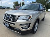 Used 2017 Ford Explorer XLT w/ Equipment Group 202A image 3