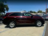 Used 2017 Kia Sorento LX w/ LX Convenience Package image 6
