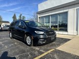 Used 2022 Chrysler Pacifica Touring-L image 2