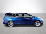 New 2025 Chrysler Pacifica Select image 6