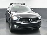 Used 2021 Volvo XC40 T5 R-Design image 2
