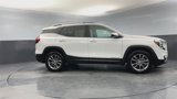 Certified 2022 GMC Terrain SLT image 2
