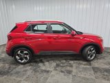 Used 2022 Hyundai Venue Limited image 2