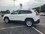 Used 2017 Jeep Cherokee Latitude w/ Comfort/Convenience Group image 4